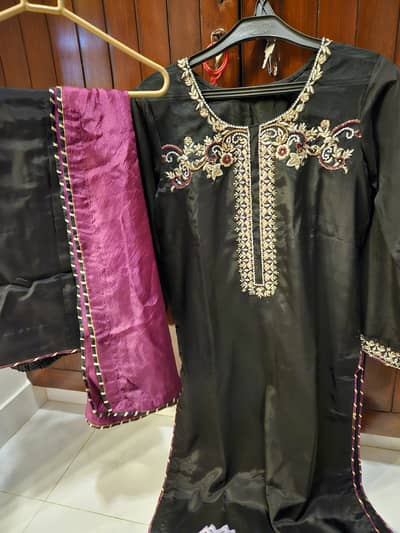 READY TO WEAR ! BLACK RUSSJA SILK 3PC STITCHED