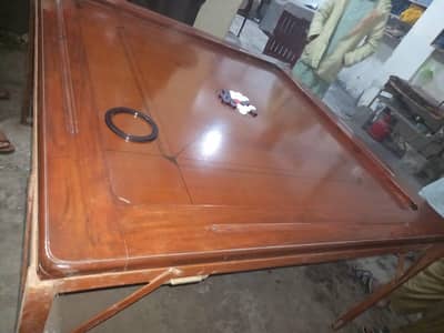 Carrom board
