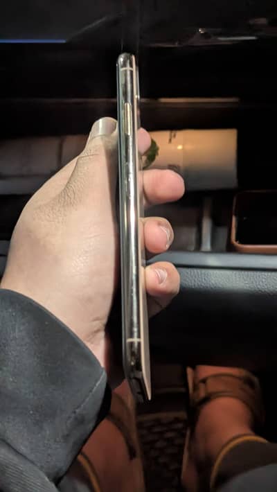 Iphone XSMax golden clr