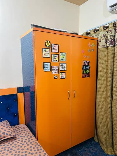 single bed full furniture for sell.