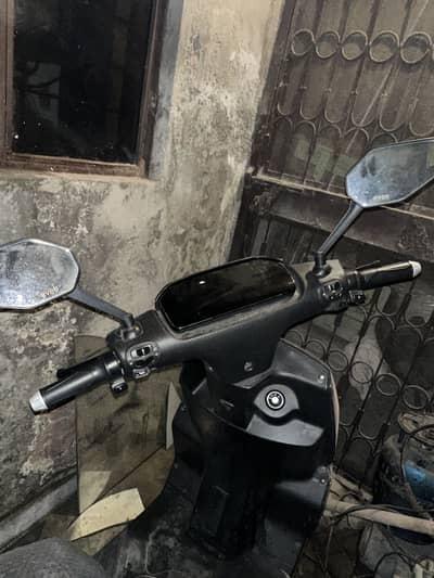 Evee scooty contact :- 03004208776