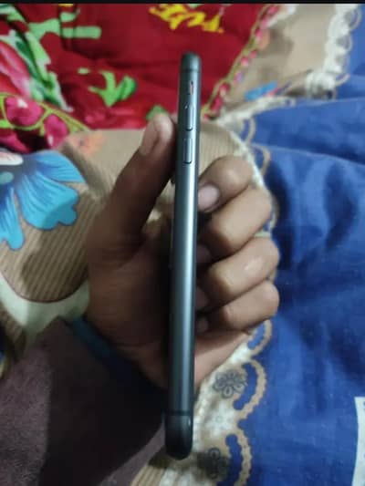 iPhone 11 256 battery heater 82