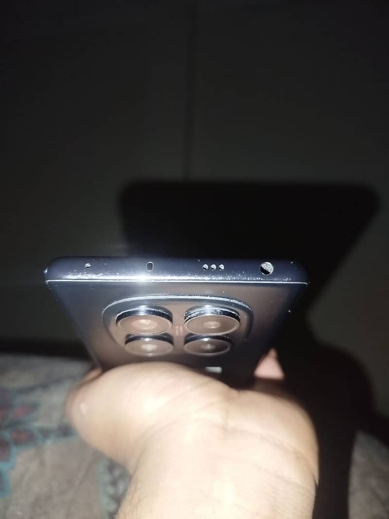 Xiaomi Redmi Note 14 Pro 4