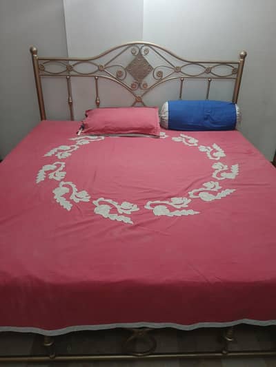 Wrought Iron Bed ( without mattress)