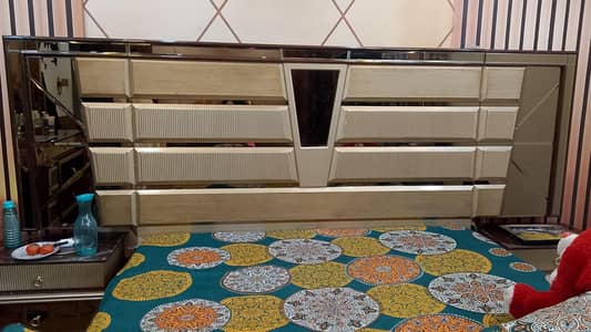 I want to sale Turkish bed set only 1year use all conditions 10/10