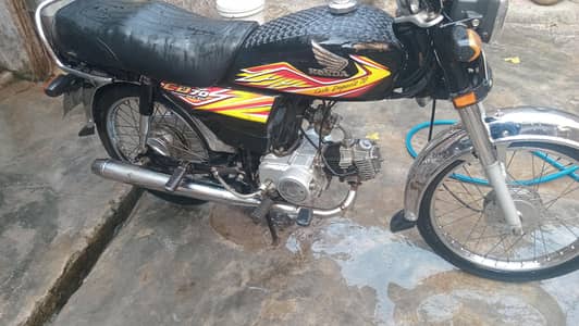 honda70cc 20model genuine all. urgent sale only call