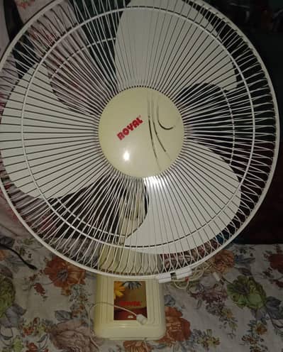 Royal bracket fan