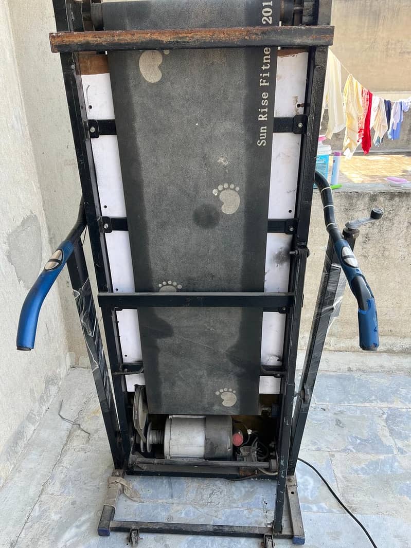 Slightly Used Treadmill, 4