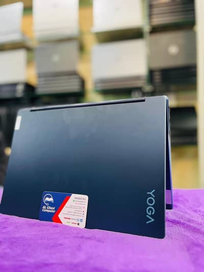 YOGA 15th Gen Ultra 7 OLED Touchscreen with 1000 nits