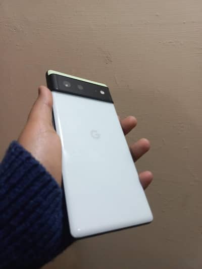 Google Pixel 6 – 8GB RAM / 128GB Storage –  Condition Like New