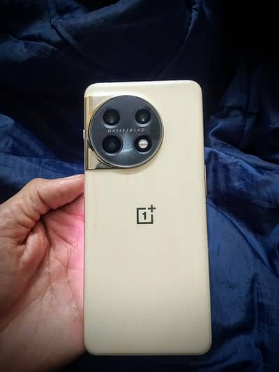 OnePlus 11 Jupiter Rock edition  – Excellent Condition – 16/512