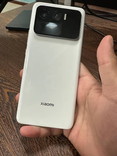 Mi 11 Ultra 12/256 with Box and original charger
