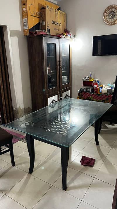 6 seater dining table for urgent sale