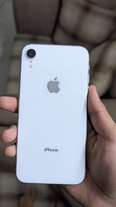 IPhone XR In 10/10 Condition