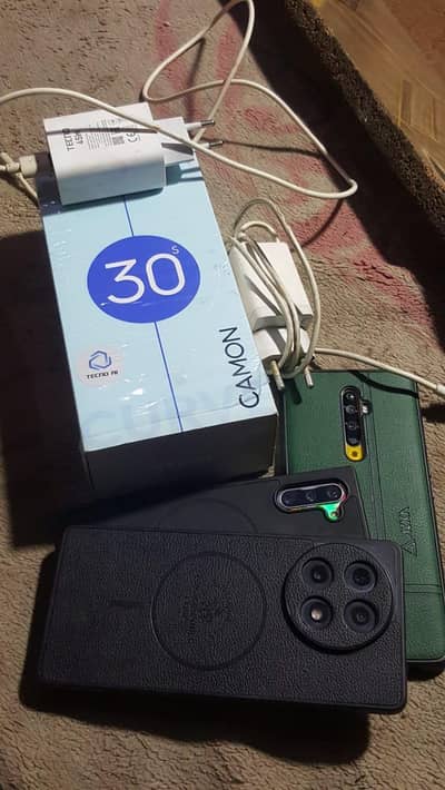 Techno cabin 30s Full box  Mobile by 10/10 Contact numbers. 03004272584