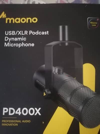 Maono pd400x mic for podcast, streaming, and professional recording.