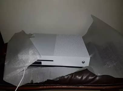 Xbox one S with 2 controllers