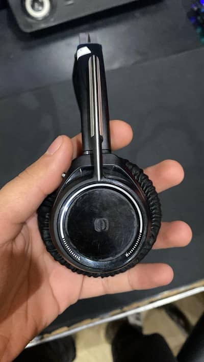 Plantronics focus 1 UC Bluetooth wireless headphones