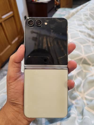 Samsung Z Flip 5 | Offical PTA Approved