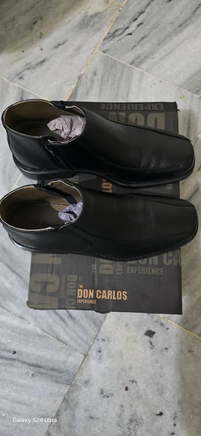 Don Carlos Just Box Open