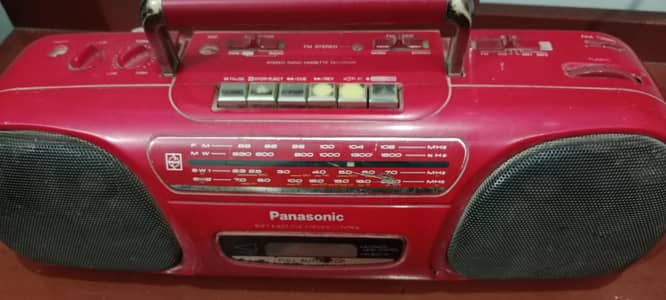 Tape recorder + radio Panasonic company available for sale