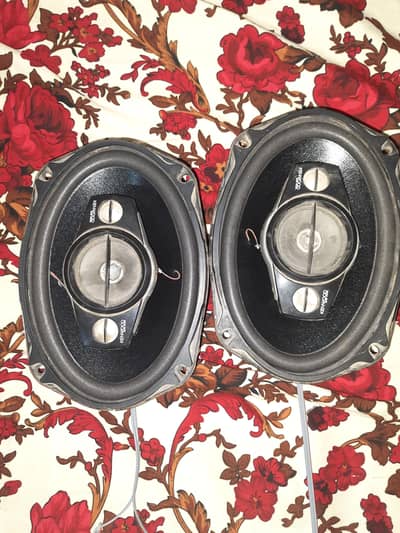 Car Speaker in Good and Working condition