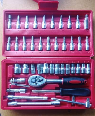 46 Pcs 1/4-Inch Drive Ratchet & Socket Set
