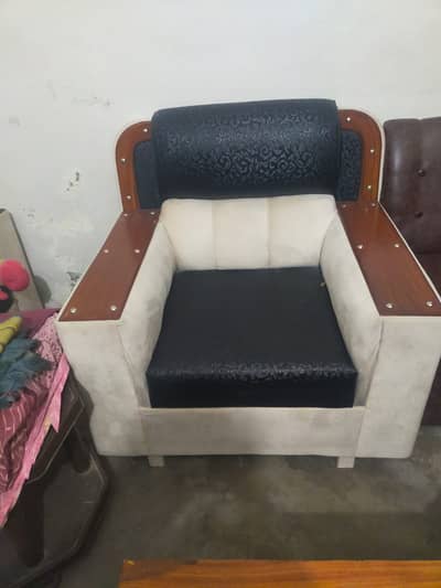 5 Seater Luxuary Sofa in Excellent Condition