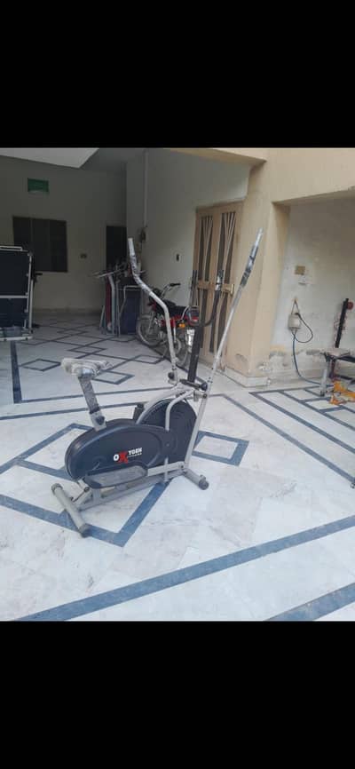 Elliptical cycle exercise machine treadmill runner gym air bike