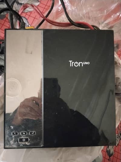 UPS LIKE BRAND NEW ONLY ONE SUMMER SEANSON USED