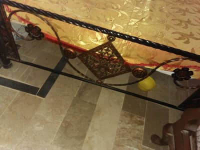 iron bed  without mattress    urgent sale