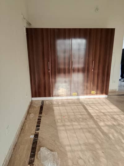 WITH SEPARATE GATE 01 KANAL UPPER PORTION AVAILABLE FOR RENT DHA Phase 1, DHA Defence, Lahore, Punjab