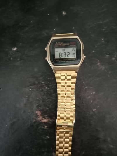 watch new hai or Saudi arab ki hai color ki warranty hai