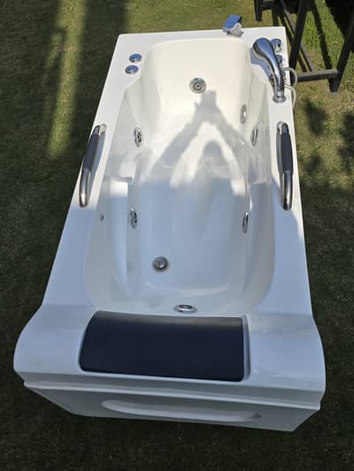Bath tub (Chakozi)