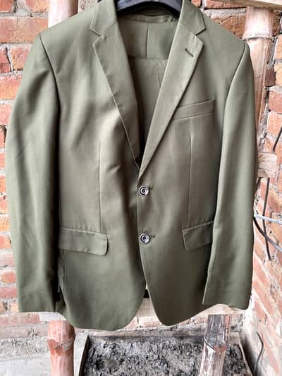 three piece ha bas aik dfa use Kiya