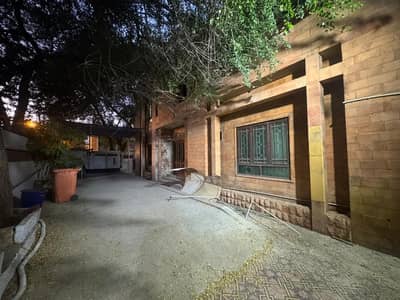 Centrally Located House Available In Clifton - Block 4 For rent