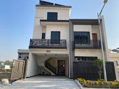 5 Marla 4 Bed DD with 5KW Solar House For Sale in Faisal Town Phase 1