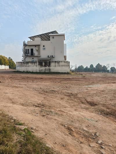 Sector C Kanal Heighted Plot