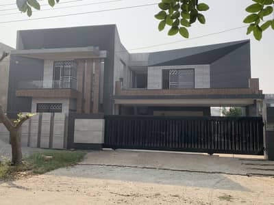 2 Kanal Facing Park Brand New Ultra Modern Design Luxury House Up For Sale In Valencia Twon Lahore