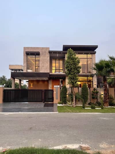 10 Marla Most Beautiful Location Plot Up Far Sale In Khayaban e Amin Block L Near 100 Feet Road And Park