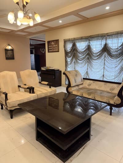 Coffe Tabke solid wood excellent stylish design and condition