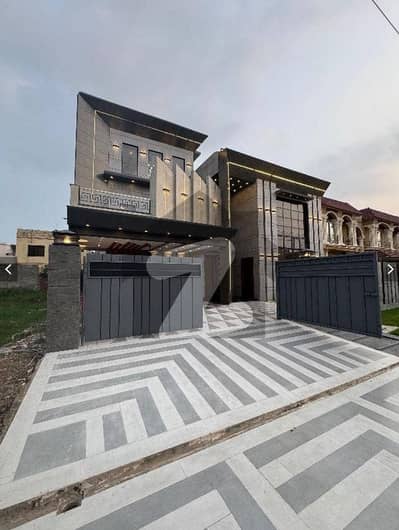 20 Marla Luxury Ultra Modern House Up for Sale In Valencia Town Lahore