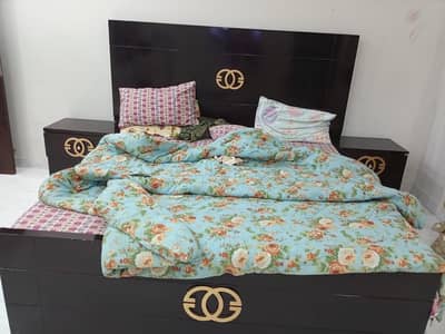 Wooden and cardboard mixed main market say Bayern huwa hain