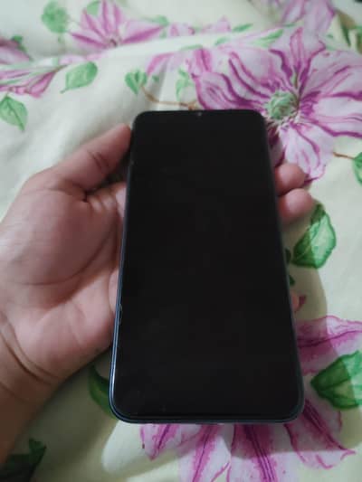 Tecno spark 8c 4/128