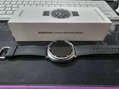 Samsung Galaxy Watch 8 Classic – Excellent Condition + Accessories