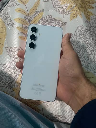 Samsung s24fe 8/256gb sealed phone non pta condition 10/10 hay