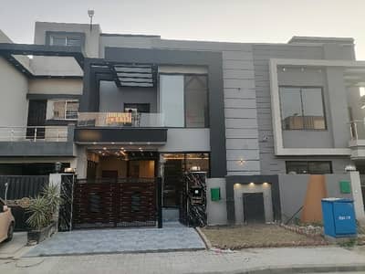 Avail Yourself A Great 5 Marla House In Low Cost - Block C