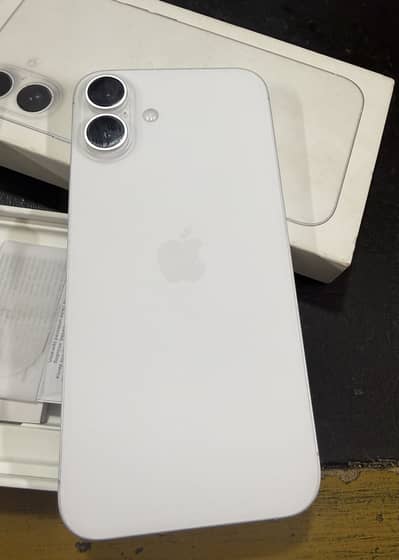Apple IPhone 16 Plus white 128gb Factory Unlock