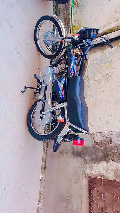 honda 125 red colour