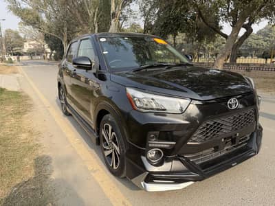 Toyota raize Z package 4.5 grade black with red interior